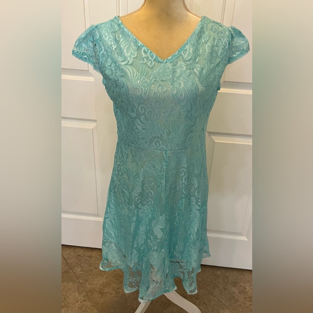 $5 LACE DRESS. NEW WITHOUT TAGS. SIZE L. $5 IF BUNDLED - Picture 10 of 12